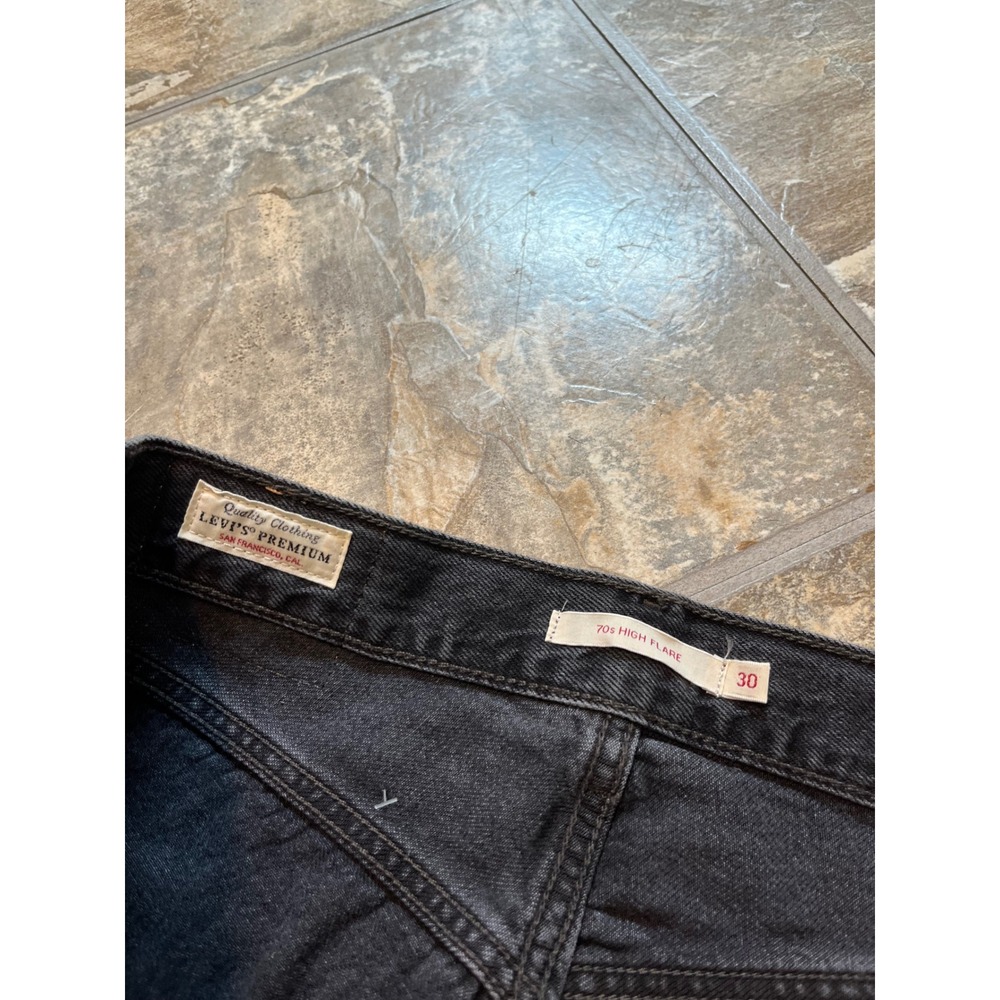 Levi's Premium 70s High Flare Jeans Women 30 Black NEW High Rise Denim - Picture 4 of 11